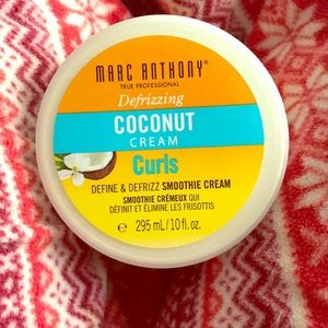 Marc Anthony - Defrizzing Smoothie Cream